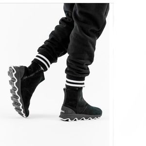 Sorel Kinetic Short Boot Size 7.5